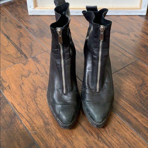 Zara Shoes - Healed ankle boots